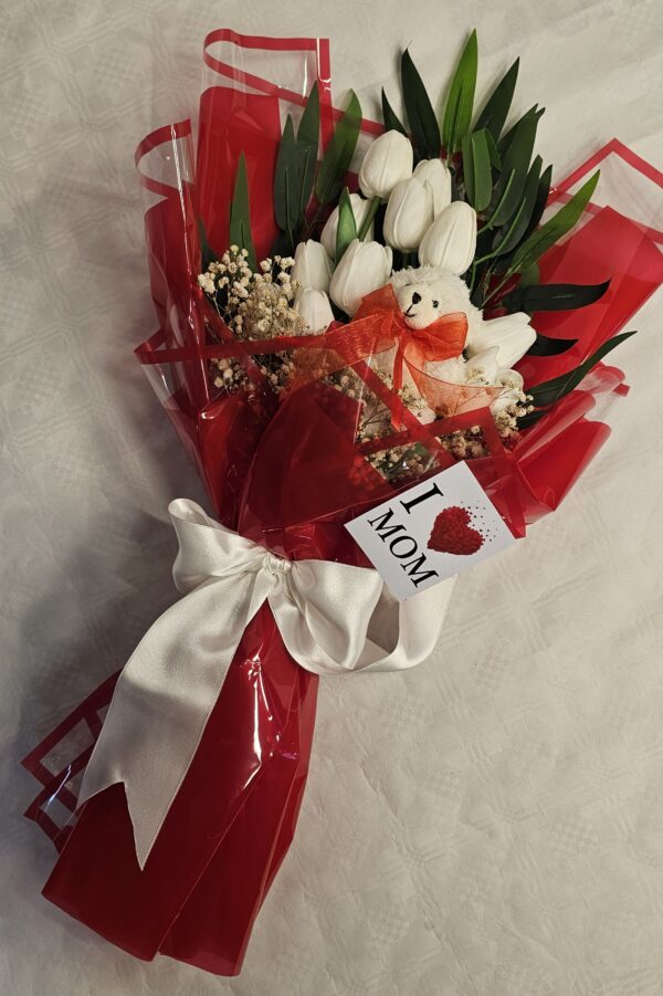 بوكيه وردمع دبدوب صغير