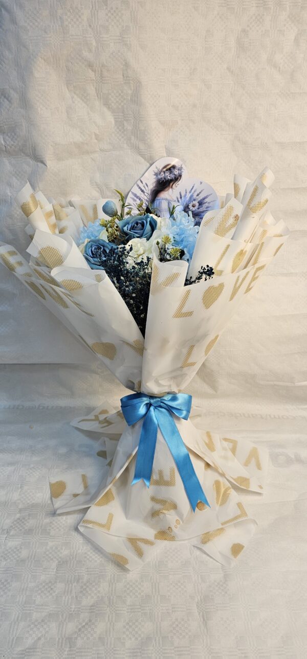 باقة من الزهور "مبروك الحمل"