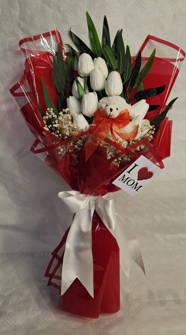 بوكيه وردمع دبدوب صغير