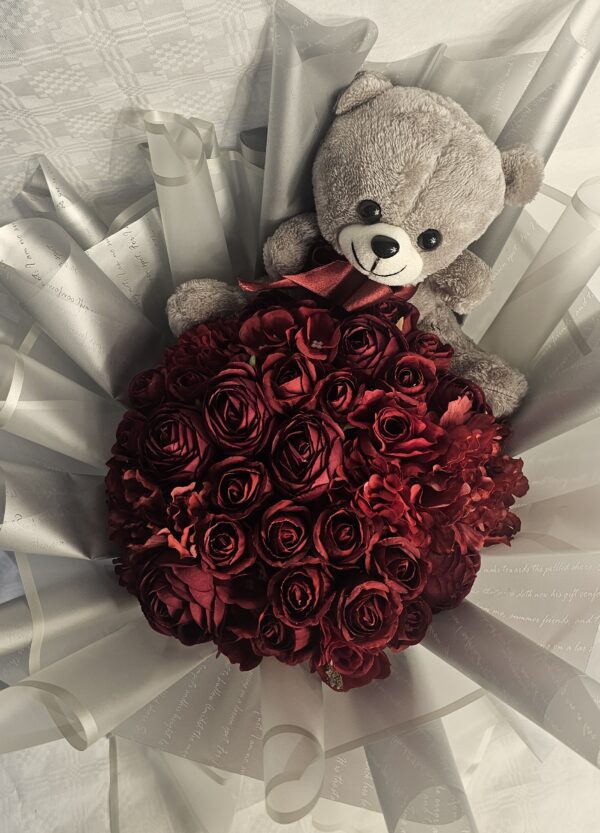 باقة ورود مع دبدوب