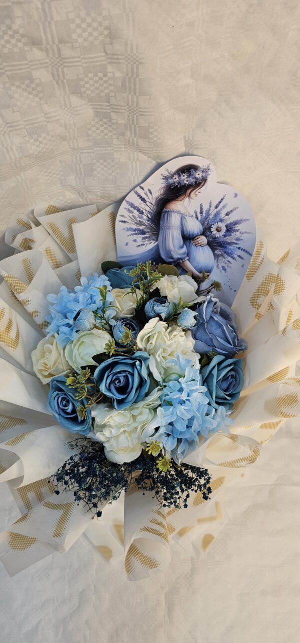 باقة من الزهور "مبروك الحمل"