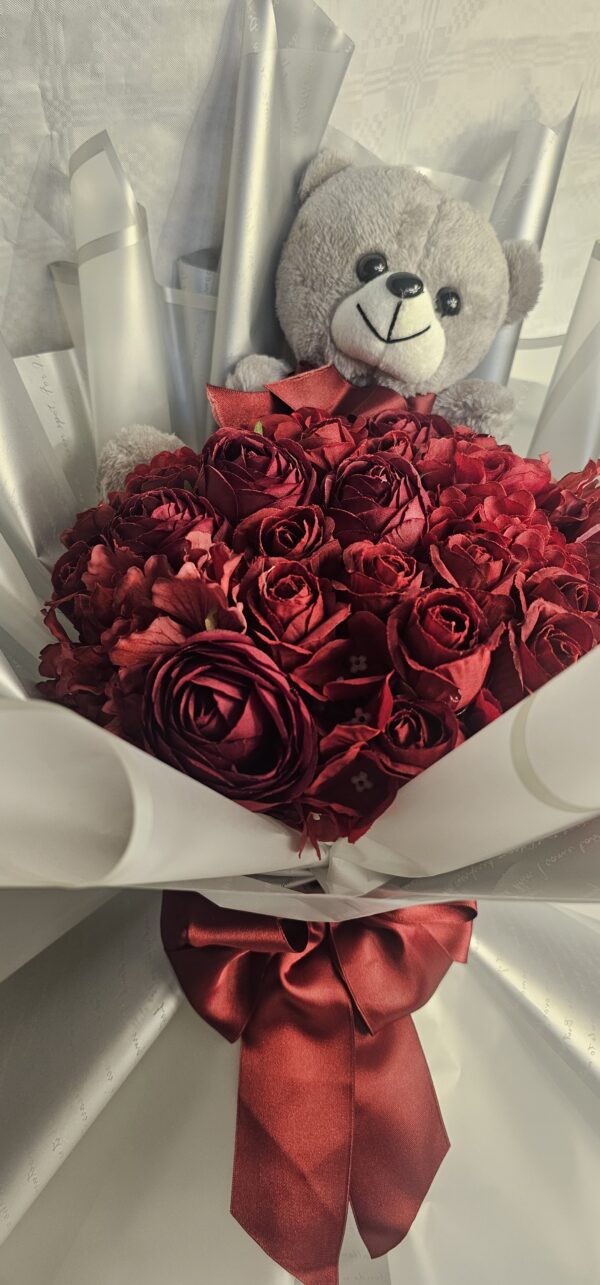 باقة ورود مع دبدوب