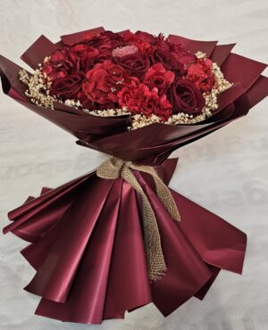 باقة ورد باللون الخمري