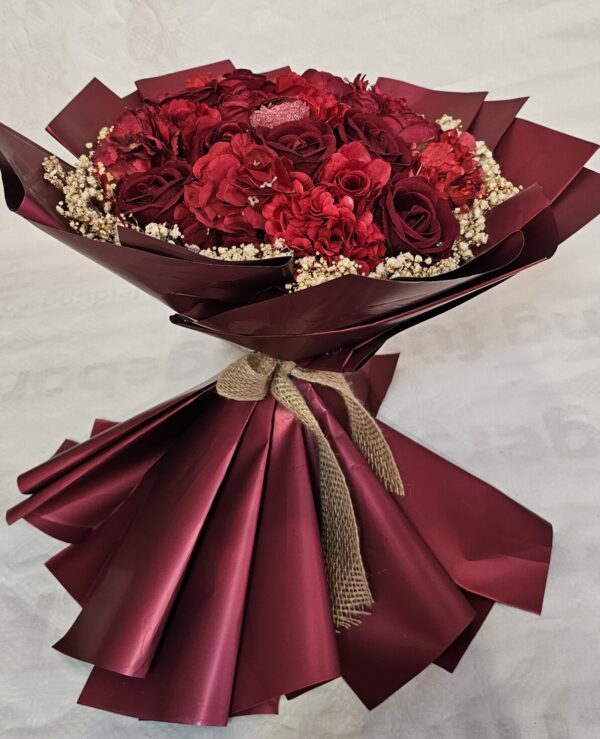 باقة ورد باللون الخمري