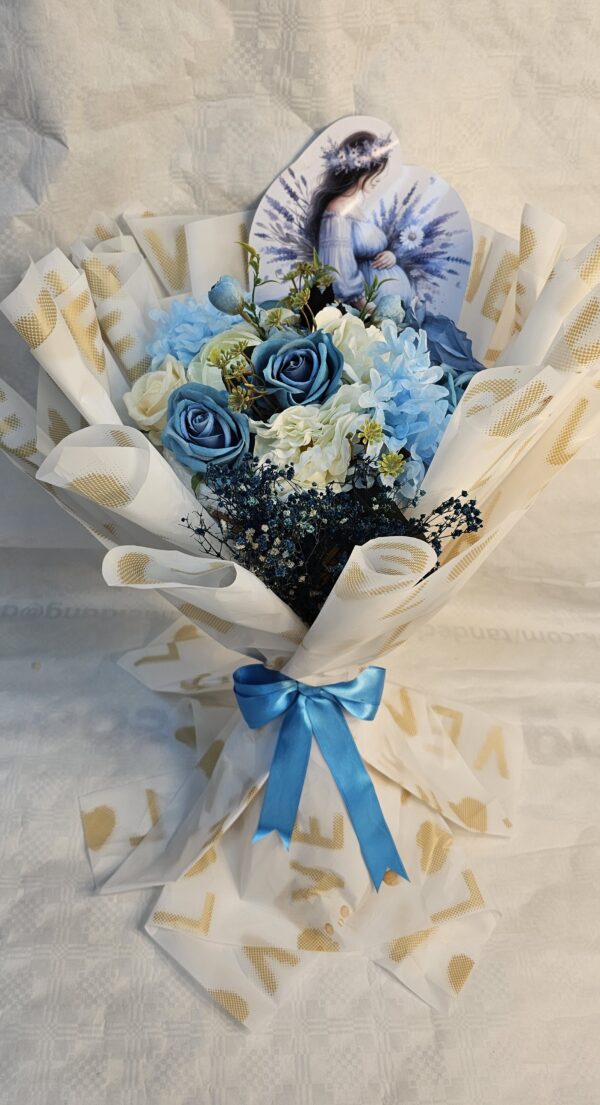 باقة من الزهور "مبروك الحمل"