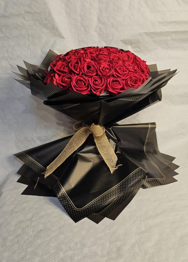 ٢٠٢٦٠٤٠٨_١٥٢٢٢٨ باقة ورد حمراء